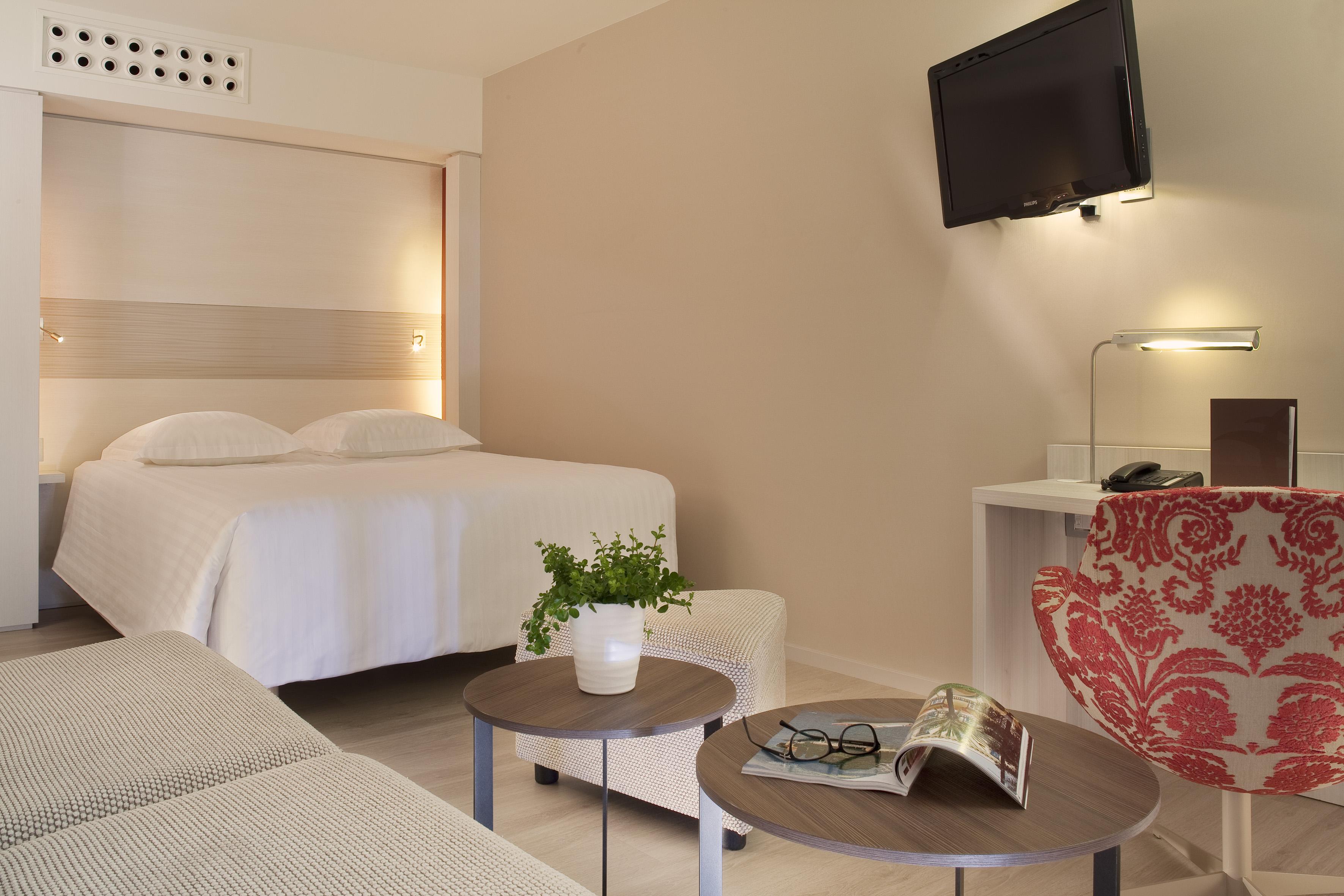 Oceania Ferrand Hotel